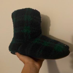 Green and Black Fuzzy high-top slippers